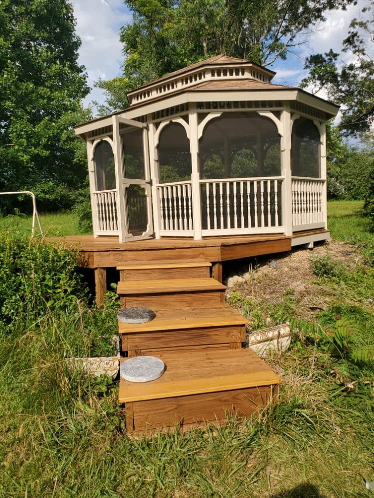 Deck Staining & Sealing